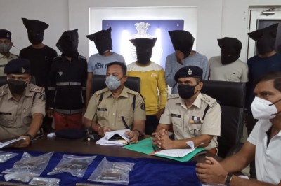 7 हथियारबंद आरोपियों को पुलिस ने किया गिरफ्तार
