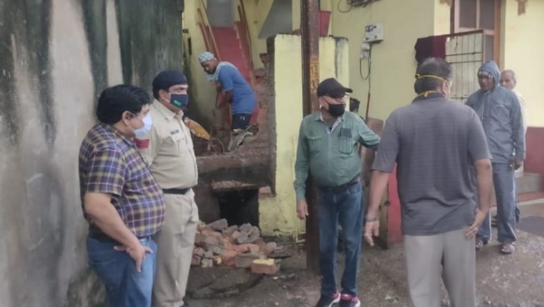 नाली क्षेत्र से निगम ने तोड़ा बाउंड्रीवाल: