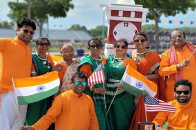 अमेरिका की गलियों से गुजरी झांकी, ‘घड़ी चौक’ के साथ दिखी छत्तीसगढ़ी संस्कृति की छटा !!
