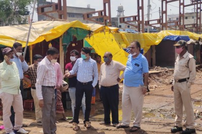 मार्केट क्षेत्र मेन रोड पर सामान बाहर निकलकर रखने वालों पर कार्रवाही हेतु अभियान चलेगा-आयुक्त: