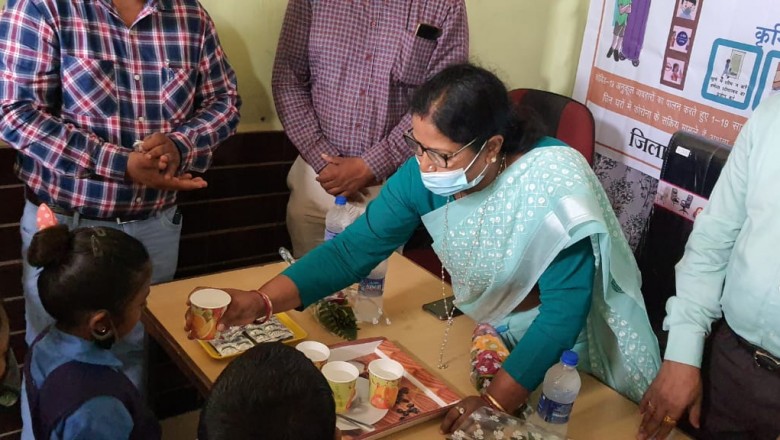 महापौर ने बच्चों को दवा खिलाकर कृमि दिवस का किया शुभारंभ