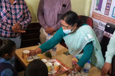 महापौर ने बच्चों को दवा खिलाकर कृमि दिवस का किया शुभारंभ
