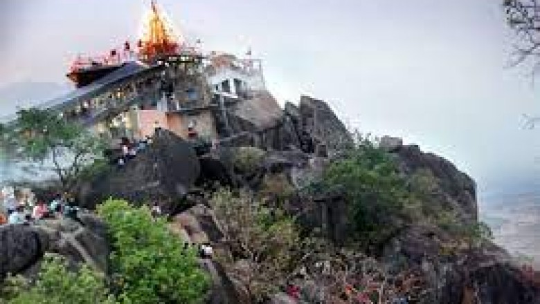 नवरात्रि पर्व में भीड़ के बीच खतरे से निपटने को प्रशासन ने कसी कमर - डोंगरगढ़ में नवरात्रि पर्व के दौरान विशेष सतर्कता बरतने के निर्देश