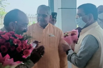 बिजली संकट के बीच CG पहुंचे केंद्रीय कोयला मंत्री:प्रह्लाद जोशी ने कहा- कोल प्रोडक्शन बढ़ा रहे, अब स्थिति नियंत्रण में है; किसी भी कीमत पर देश में बिजली संकट नहीं होने देंगे