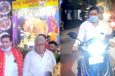 विधायक एवं महापौर एक्टिवा में सवार होकर निकले शहर में माँ दुर्गा माता जी के दर्शन कर शहर और प्रदेशवासियों की सुख शांति और अच्छी सेहत की कामना की: