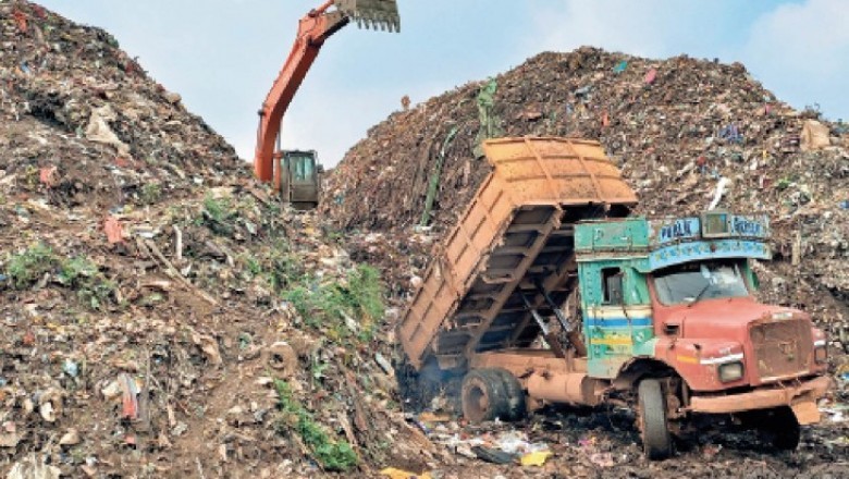 ट्रेचिंग ग्राउंड में कचरा डंप करने की मनाही, इसके लिए पर्यावरण विभाग को हलफनामा दिया फिर भी हर रोज 400 टन से ज्यादा कचरा डाल रहे
