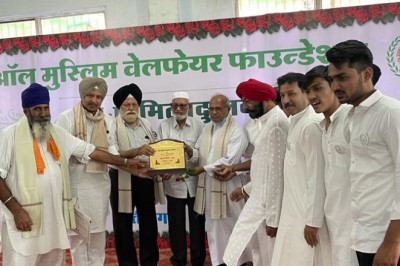 मुस्लिम समाज ने मानव सेवा और कौमी एकता का दिया संदेश