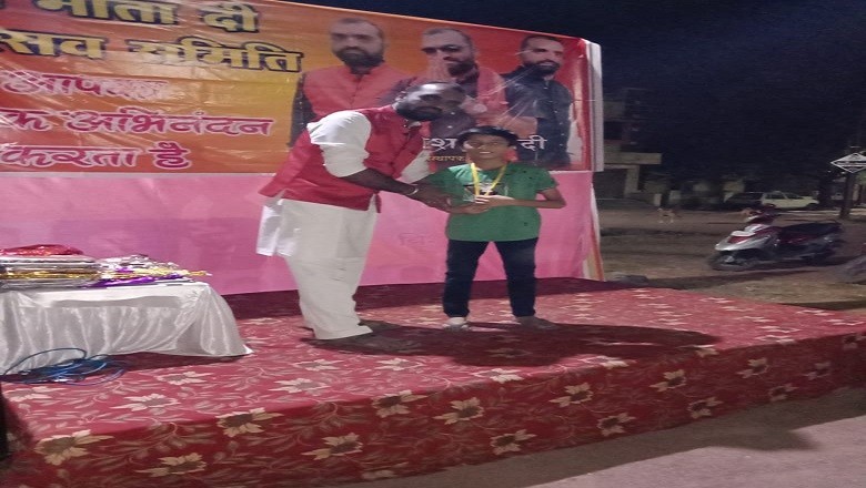 जय माता दी दुर्गा उत्सव समिति मंगल बाजार हुडको शरद पूर्णिमा एवं सम्मान समारोह का आयोजन किया गया