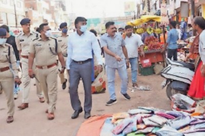 इंदिरा मार्केट में 1 नवंबर से चार पहिया वाहनों के प्रवेश पर रोक भिलाई के लिंक रोड में रात 10 बजे के बाद ही होगी लोडिंग और अनलोडिंग की अनुमति