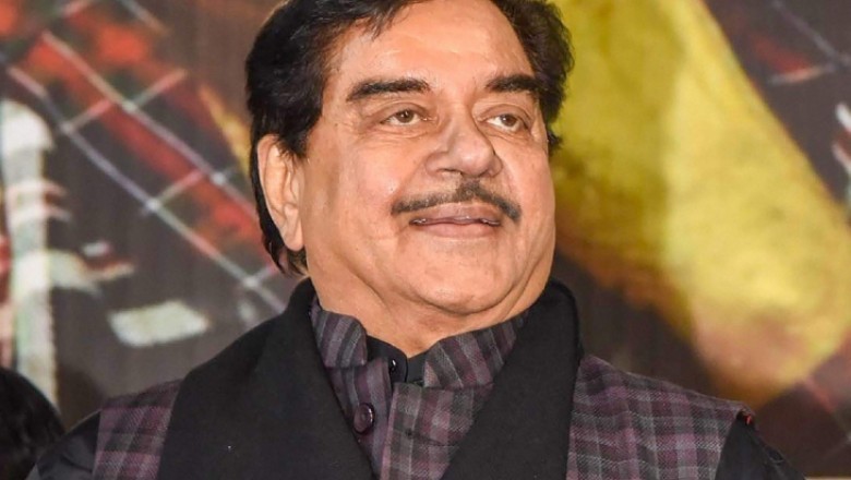 ट्रोलर्स के निशाने पर एक्टर:शत्रुघ्न सिन्हा ने कहा-दशकों बाद पेट्रोल से सस्ती हुई बियर, यूजर बोला-चरस-अफीम और भी सस्ता इसलिए तो बॉलीवुड सेलेब्स लेते हैं