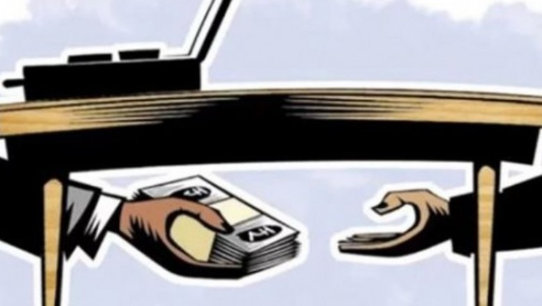 एंटी करप्शन ब्यूरो -: 55 सौ रुपए रिश्वत लेते एसीबी ने ढौर के पटवारी और सहयोगी को पकड़ा