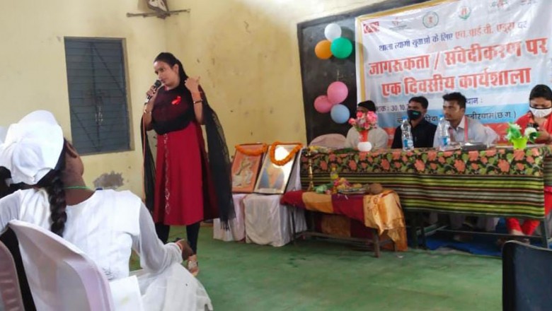 एचआईवी-एड्स पर आयोजित कार्यशाला में युवाओं को बताए खतरे, किया सतर्क  -नेहरू युवा केंद्र की ओर से शाला त्यागी युवाओं के लिए कुंडा में हुआ जागरूकता कार्यक्रम