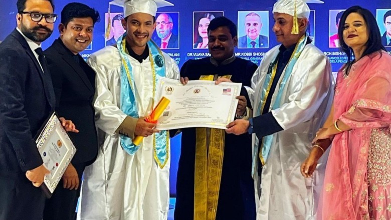आदित्य नारायण को मानद डॉक्टरेट की उपाधि मिली; सोशल मीडिया पर शेयर की खुशखबरी