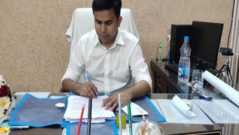 रिसाली नगर निगम में शराब पीकर पहुंचे भूपेश ठाकुर, सहकर्मियों को देने लगे गालियां; आयुक्त ने किया सस्पेंड
