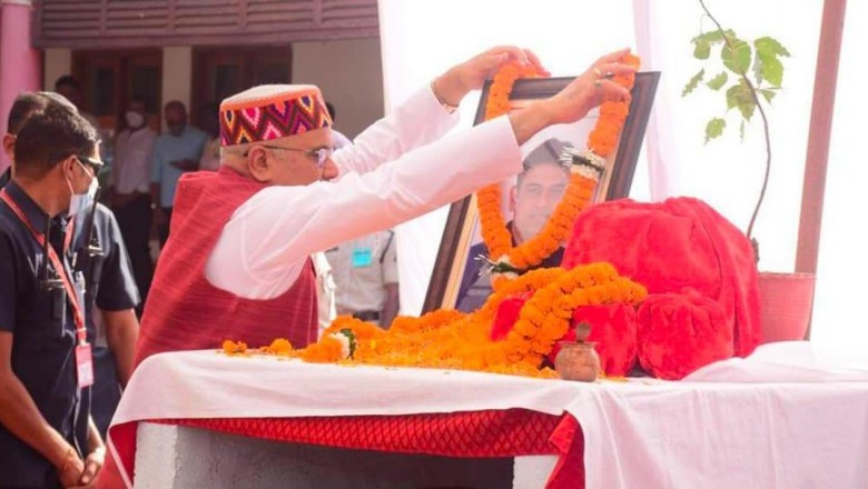 मुख्यमंत्री ने खैरागढ़ के विधायक एवं पूर्व सांसद श्री देवव्रत सिंह को श्रद्धांजलि