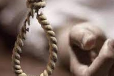 खुदकुशी :नर्स पत्नी से मिलने गया था, शाम को घर लौटा, फिर कमरे में लटका मिला शव..