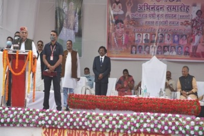 पद्मश्री डॉ. बारले का अभिनंदन समारोह:CM बघेल ने कहा- पंथी नृत्य ने छत्तीसगढ़ संस्कृति की अंतरराष्ट्रीय पहचान बनाई; दलों को 25 हजार देने की घोषणा