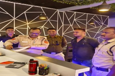 भिलाई में 23 थानों की टीम ने रेस्टोरेंट, कैफे, होटल में चलाया सर्चिंग ऑपरेशन