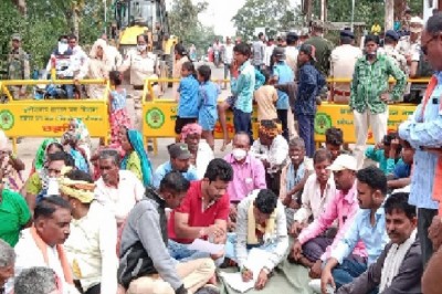 गुस्साए लोगों ने ड्राइवर को जमकर पीटा; छत्तीसगढ़-महाराष्ट्र स्टेट हाईवे पर लगाया 4 घंटे जाम