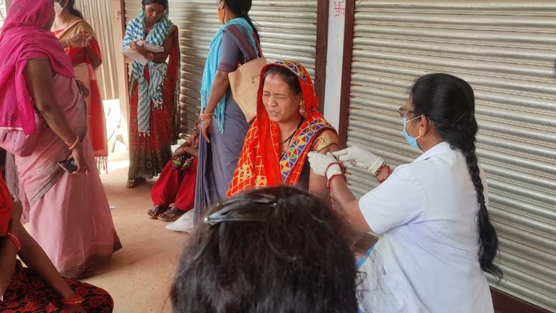 ‘विशेष महाअभियान’ में एक ही दिन 10, 000 से अधिक लोगों को लगा कोरोना टीका - जिले में चलाया गया एक दिवसीय कोरोना टीकाकरण विशेष महाअभियान