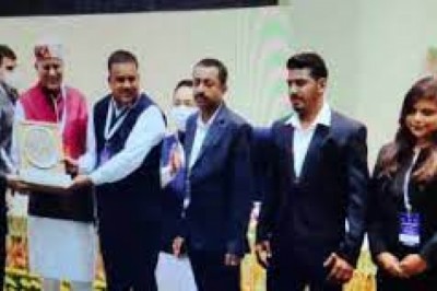 स्वच्छता के क्षेत्र में पाटन नगर पंचायत पुरस्कृत, अध्यक्ष भूपेंद्र कश्यप ने ग्रहण किया पुरस्कार