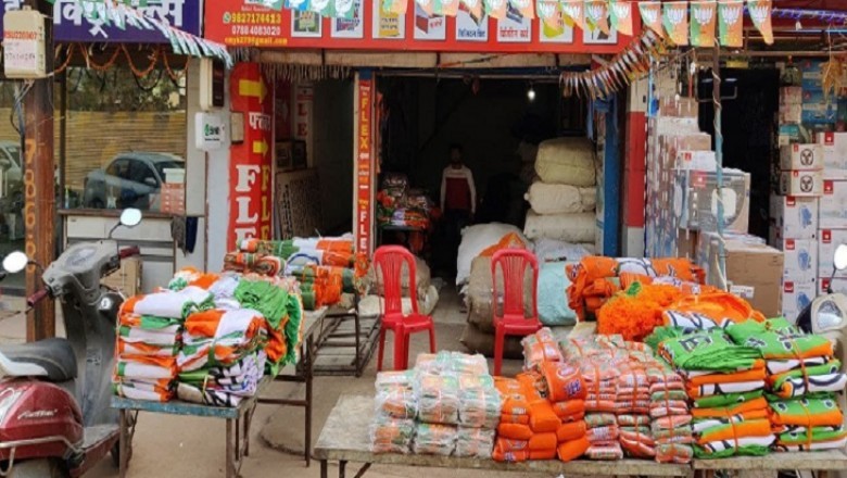 चुनाव -: धागे वाले मफलर और गांधी टोपी लगाकर मैदान में दिखेंगे प्रत्याशी; 20 से 25 प्रतिशत तक बढ़े प्रचार सामग्री के दाम
