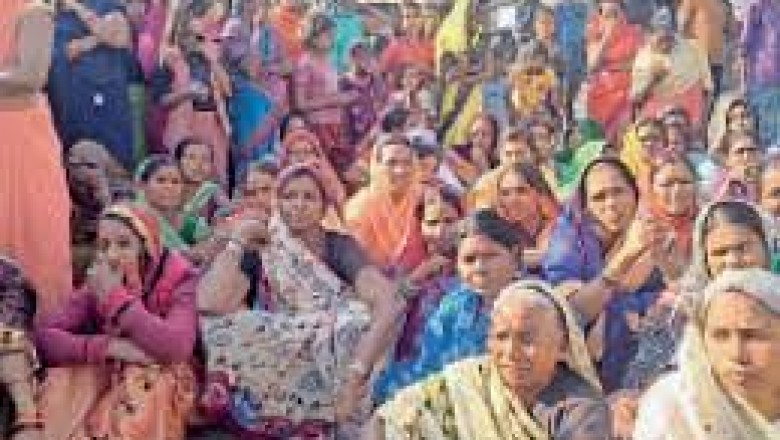 सड़क दुर्घटना:सड़क हादसे में युवक की मौत, मुआवजे के लिए परिजनों ने किया चक्काजाम