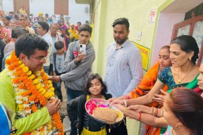 भाजापा पार्षद ने निकाला विजय जुलूस:5वीं बार पार्षद चुने गए रिकेश सेन, जगह-जगह स्वागत;