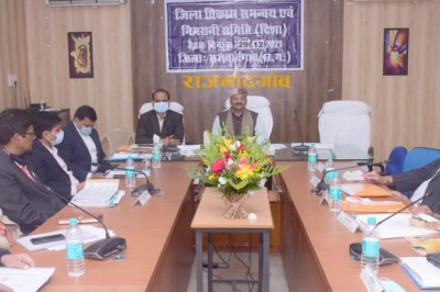 कोविड-19 संक्रमण के नए वेरिएंट ओमिक्रॉन से सुरक्षा के लिए अधिक सर्तक रहने की जरूरत : कलेक्टर
