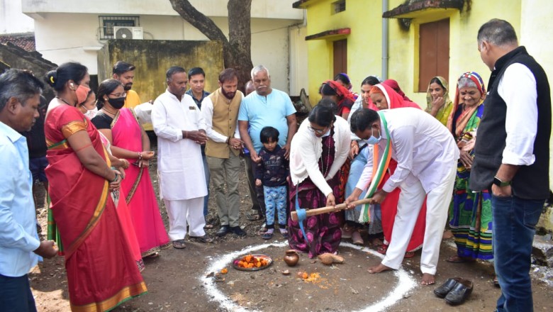 महापौर द्वारा दो वार्डो में सीमेंट कांक्रिट रोड निर्माण का भूमि पूजन