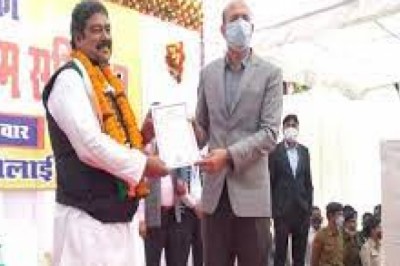 बिना मास्क घूमते थे नेता जी, अब पॉजिटिव,लापरवाही कम नहीं हो रही