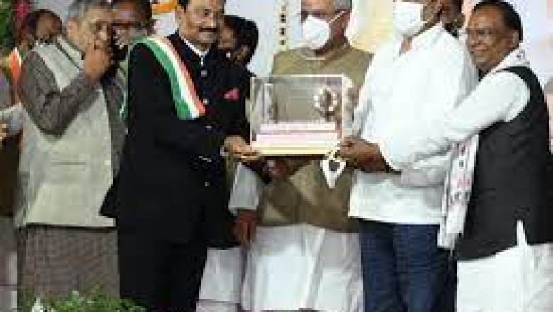 बीरगांव नगर निगम के नव निर्वाचित महापौर नंदलाल देवांगन और सभापति कृपाराम निषाद ने पदभार संभाला