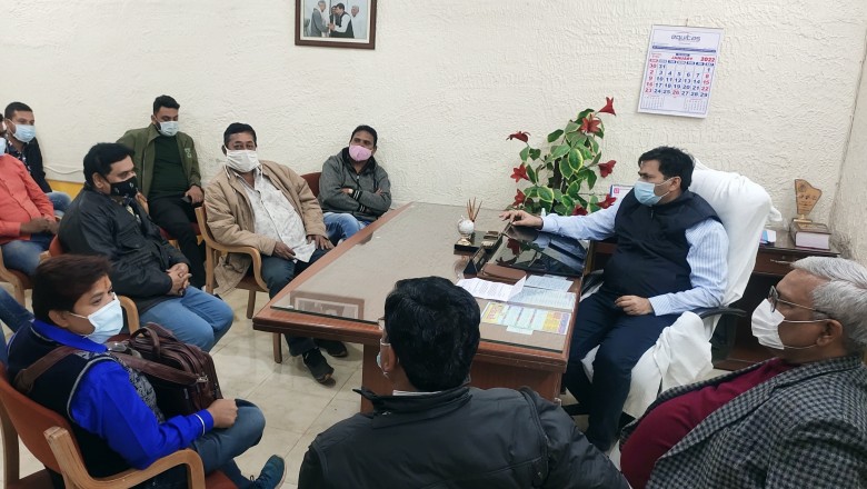 संक्रमित क्षेत्रो में प्रतिदिन सेनिटाइजर का छिड़काव के निर्देश दिए, मास्क के लिए लोगो को जागरूक करें: