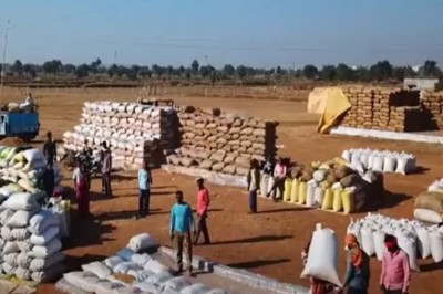 मुख्यमंत्री बोले  -  बारिश बंद होते ही तेज होगी धान खरीदी