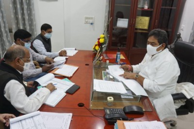 भिलाई नगर/ महापौर नीरज पाल ने  कार्यों के स्लो प्रोग्रेस पर जताई नाराजगी