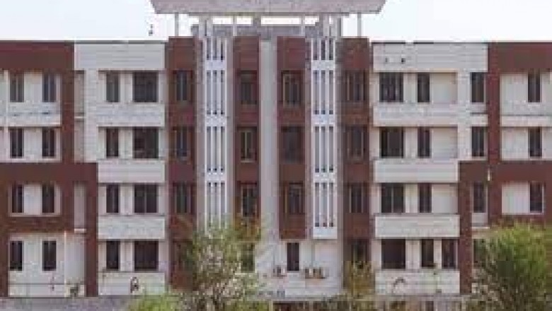 9 सहायक प्रध्यापकों की पदोन्नति, 8 का किया गया तबादला