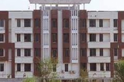 9 सहायक प्रध्यापकों की पदोन्नति, 8 का किया गया तबादला