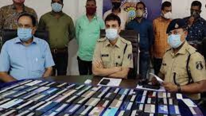 दुर्ग साइबर सेल की टीम ने  120 नग चोरी का मोबाइल फोन को खोज निकाला
