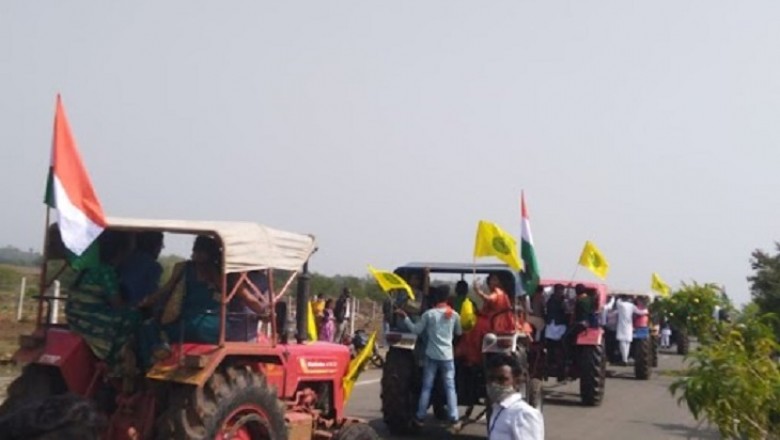 नवा रायपुर में किसानों का आंदोलन जारी