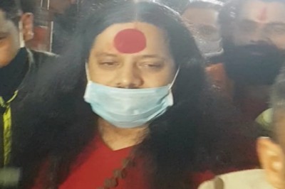 रायपुर की धर्म संसद में मंच से कालीचरण ने महात्मा गांधी को गाली दी थी