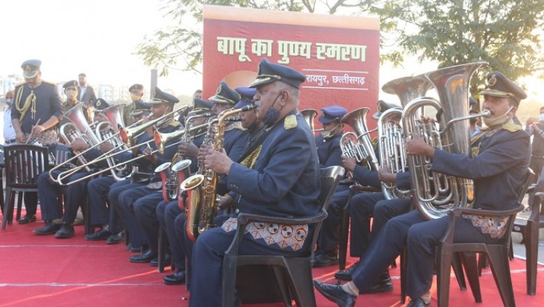 महात्मा गांधी के शहीदी दिवस पर छत्तीसगढ़ पुलिस ने उन्हें स्वरांजलि दी