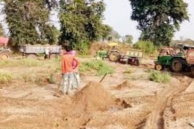 रेत माफियाओं पर गिरी गाज