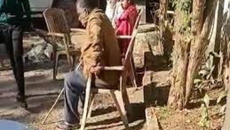 आबकारी विभाग के अधिकारियों ने एक गर्भवती महिला को कंट्रोल रूम में पूरी रात बैठाए रखा