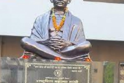 गांधी जी के चश्मे को लेकर इन दोनों दलों के बीच बहस जारी