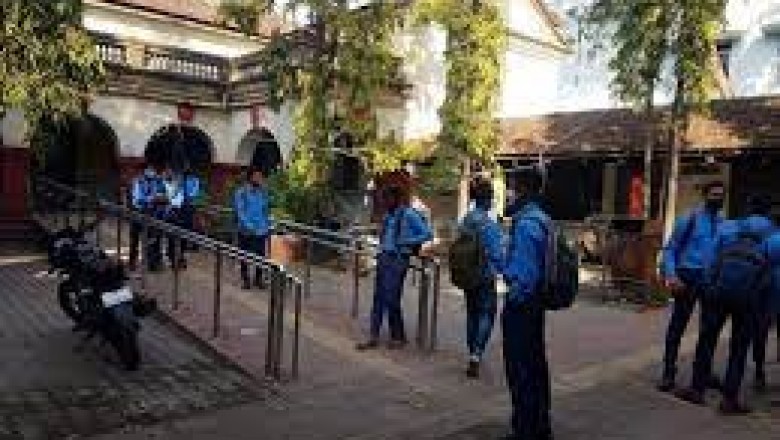 10वीं और 12वीं की बोर्ड परीक्षाओं की तैयारी स्कूल में शुरू हो चुकी है
