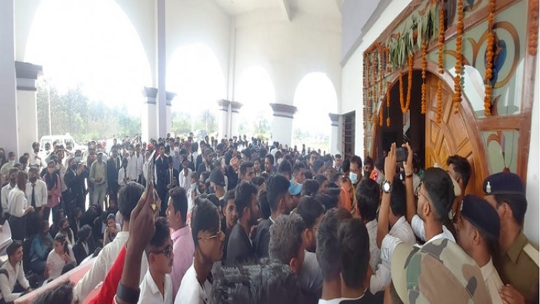 बिलासपुर में लॉ के स्टूडेंट्स की ऑफलाइन परीक्षा का विरोध