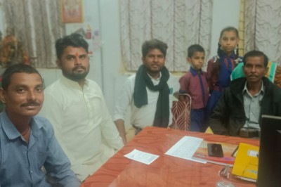 स्कूल का शुल्क भुगतान करने  परिजनों की नहीं थी स्थिति वार्ड पार्षद ऋषि शास्त्री ने  उठाया जिम्मा