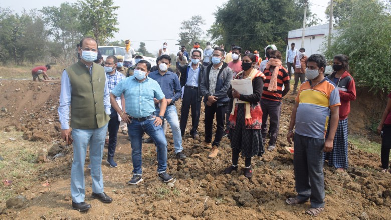 कलेक्टर ने ग्राम कुबराडीह में मनरेगा के कार्यों का किया निरीक्षण