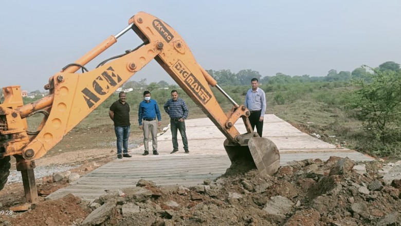 संयुक्त टीम द्वारा चिखली और ढाबा में अवैध प्लाटिंग करने वाले के विरूद्ध सख्त कार्रवाई की गई