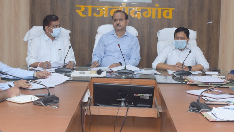 अवैध प्लाटिंग करने वालों पर सख्त कार्रवाई करें - कलेक्टर